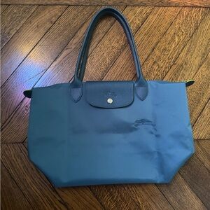 Longchamp Classic Le Pliage M Tote in Shade Peacock